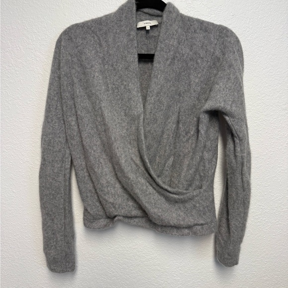Vince 100% Cashmere Gray Wrap Cardigan Draped Shawl Collar Cropped Sweater M - Picture 3 of 12